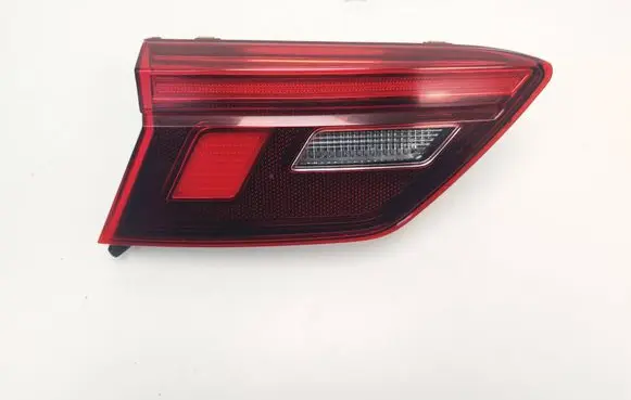 Volkswagen Tiguan Tailgate rear/tail lights 