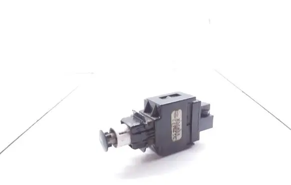 Volvo S70 V70 V70 XC Brake pedal sensor switch 9128577