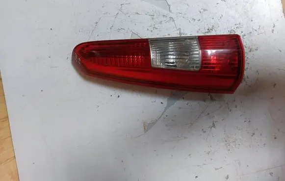 Volvo V70 Rear/tail lights 9154493