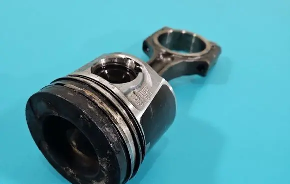 Piston