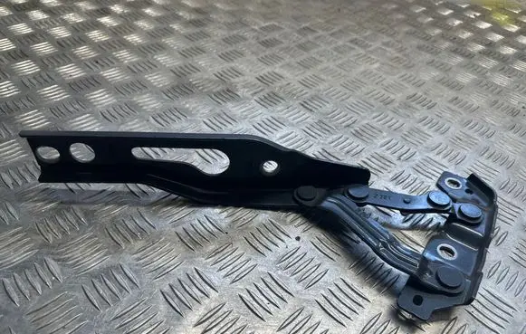 Engine bonnet/hood hinges