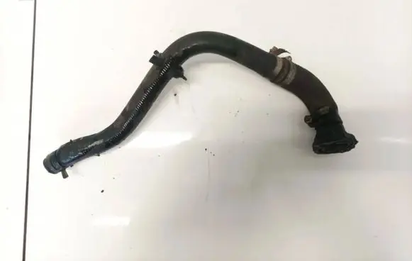 Volkswagen PASSAT B3 Engine coolant pipe/hose