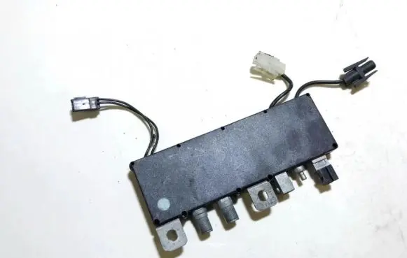BMW 5 E39 Antenna control unit 65258352774 6525-8352774