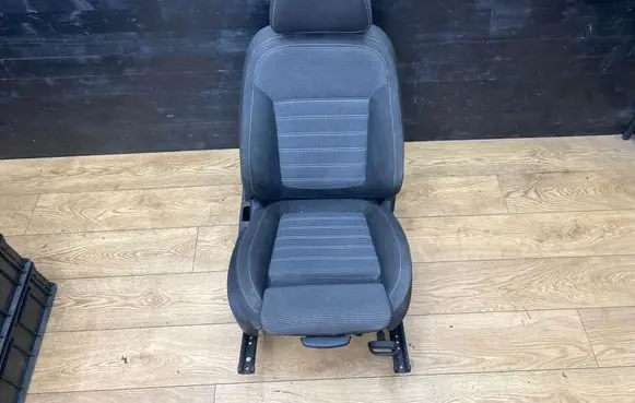 Opel Insignia A Front passenger seat