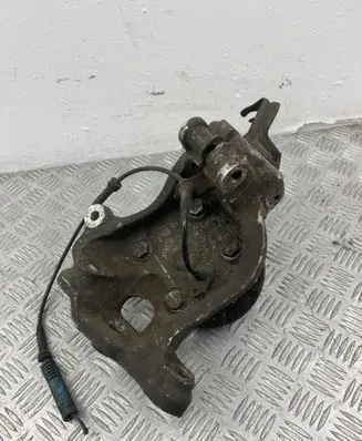 BMW 5 E60 E61 Front wheel hub spindle knuckle 67609531