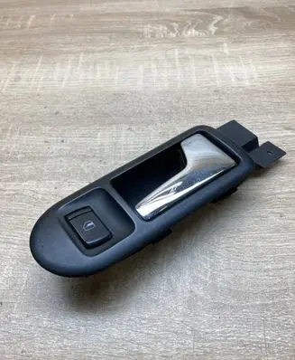 Volkswagen PASSAT B5 Front door interior handle 3B1837114