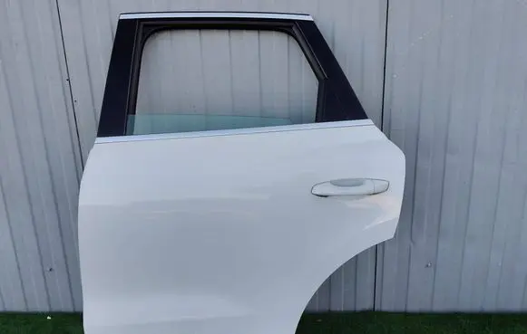 Audi Q3 F3 Rear door 
