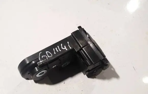 Opel Insignia A Seat back rest lock catch 445893311