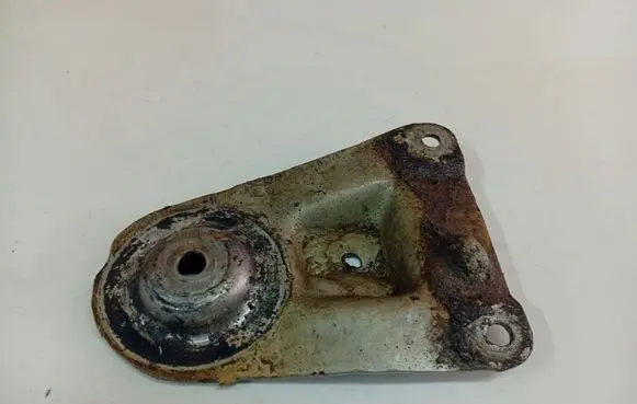 Audi A6 S6 C5 4B Engine mounting bracket 8D0399541B
