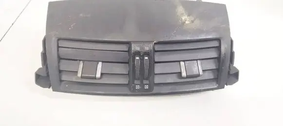 Toyota RAV 4 (XA30) Dash center air vent grill 5567042050