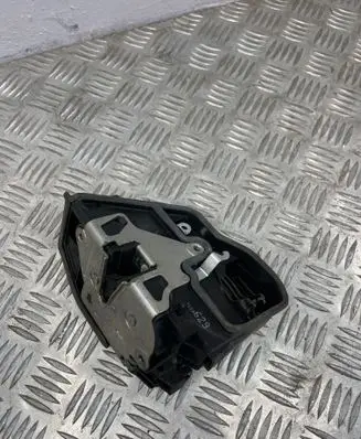 BMW 5 E60 E61 Rear door lock 7154629