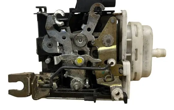 Audi A4 S4 B5 8D Front door lock 8D2837016F