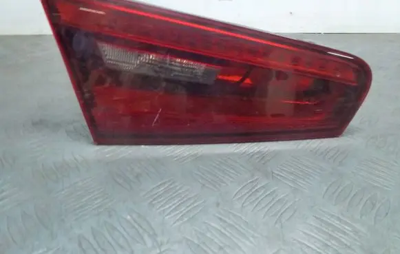 Audi A3 S3 8V Tailgate rear/tail lights 8V3945093B