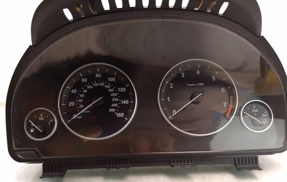Speedometer (instrument cluster)