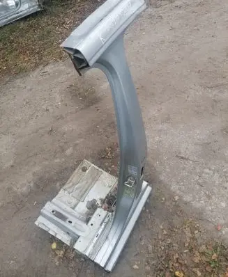 Volkswagen Taigo Pillar (middle) 