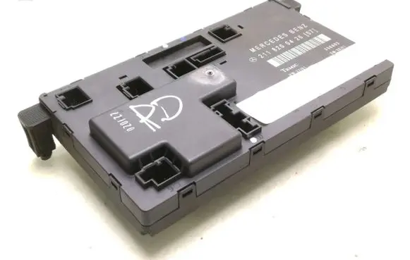 Mercedes-Benz E W211 Door control unit/module 2118200426