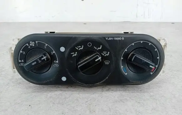 Ford Maverick Climate control/heater control trim YL8H-19980-B