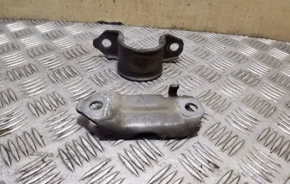BMW 5 F10 F11 Sway bar bush bracket, front 31306796971 6796971 31306796972