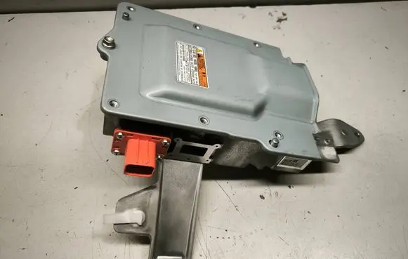 Lexus RX V Voltage converter inverter 63571221 8267048110