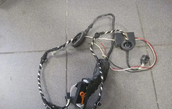 Volkswagen Amarok Rear door wiring loom 2H7971694L