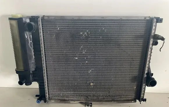 BMW 5 E39 Coolant radiator 1740696