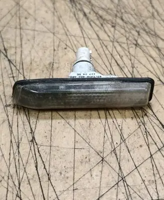 Front fender indicator light