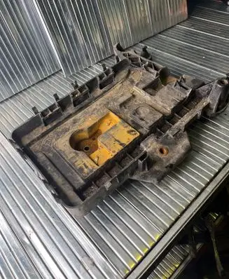 Volkswagen Caddy Battery box tray 1K0915333B