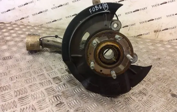 Opel Insignia B Front wheel hub 13507016