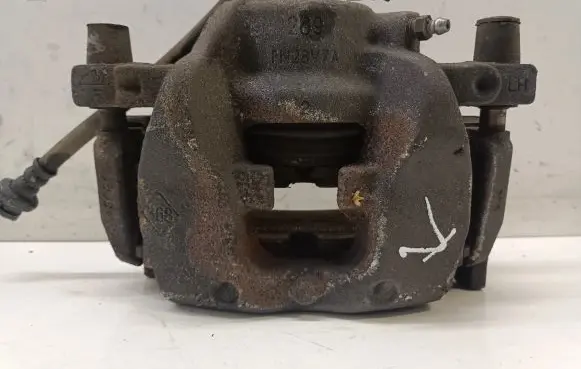 Nissan Qashqai J12 Front brake caliper