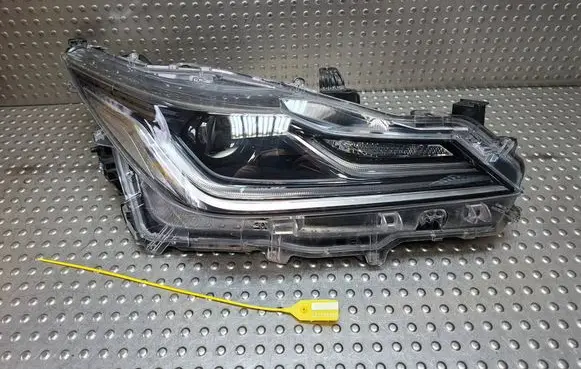 Toyota Corolla E210 E21 Headlight/headlamp S27730309