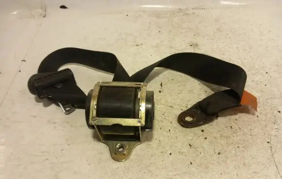 Ford Focus C-MAX Front seatbelt 601597400 031219