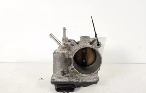 Toyota Avensis T250 Throttle valve 22030-0D011