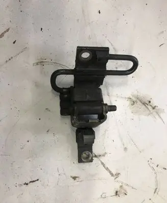Audi A3 S3 8P Front door lower hinge 8e0831411b