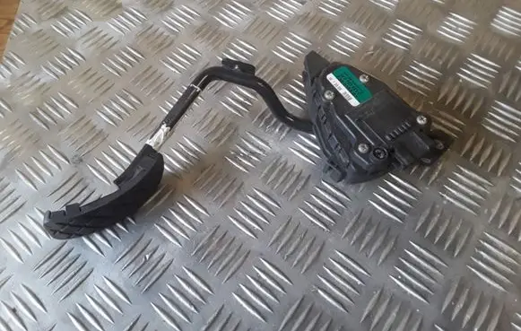 Audi A8 S8 D3 4E Accelerator throttle pedal 4E2723523C 6PV00802645