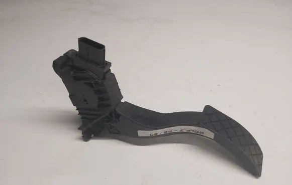 Volkswagen Golf VII Accelerator throttle pedal 5Q1723503F 6PV010621