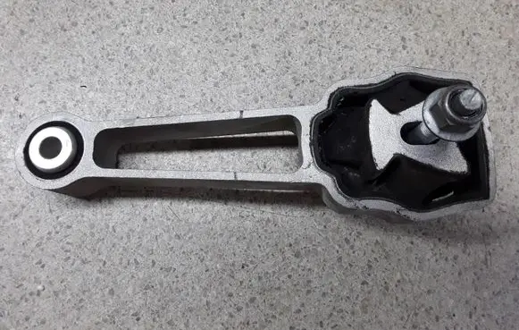 Land Rover Evoque I Engine mount bracket