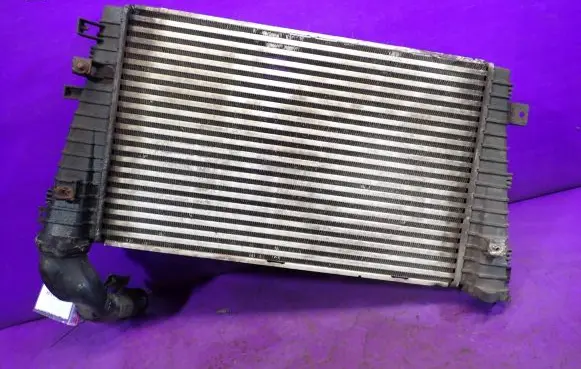 Opel Zafira B Intercooler radiator 13171435