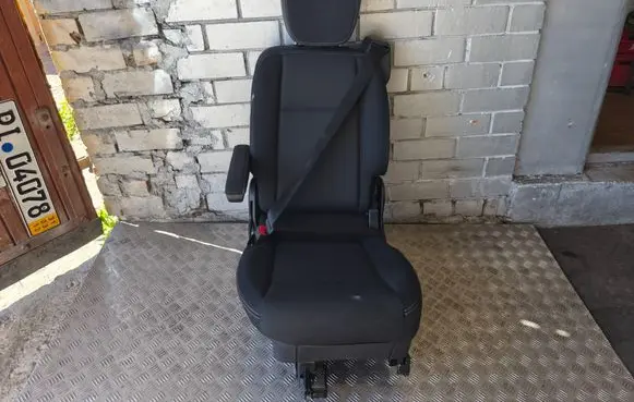 Renault Trafic III (X82) Second row seats C2175041 653212632