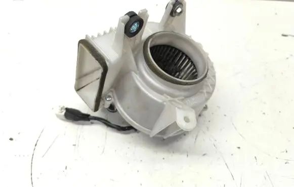 Toyota Prius (XW30) Hybrid/electric vehicle battery fan G923076010 1173004812