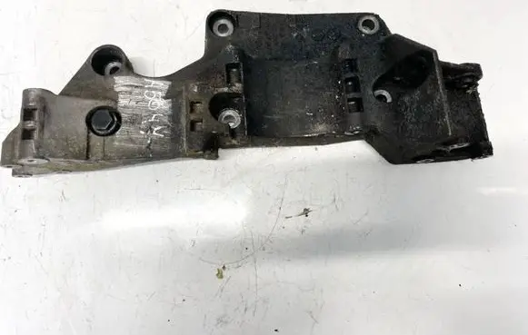 Volkswagen Golf IV Engine mounting bracket R045903143C