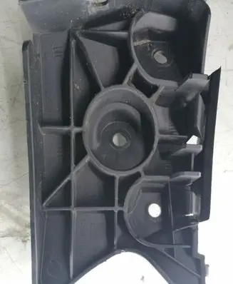 Seat Toledo III (5P) Fender mounting bracket 5P0807184A