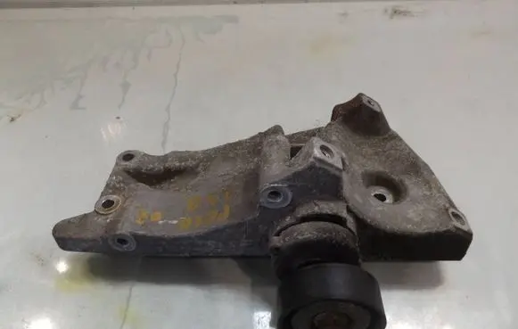 Volkswagen Polo IV 9N3 Generator/alternator bracket 036145169G