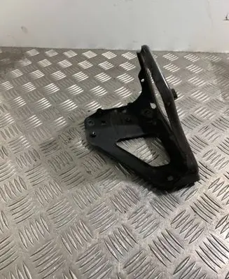 Audi A6 S6 C6 4F Fender mounting bracket 4F0821136A