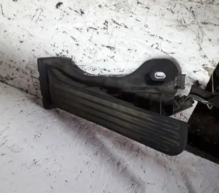 Volkswagen Jetta V Accelerator throttle pedal 1K1723503L B6PV00860001