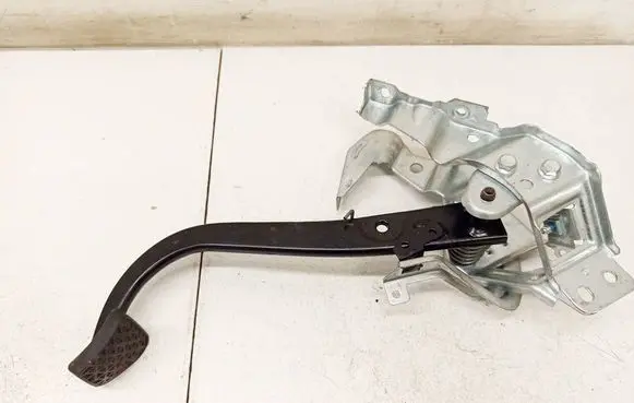 Opel Zafira B Brake pedal 24463408