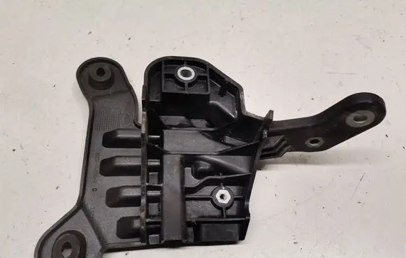 Land Rover Evoque II Battery bracket K8D2114B06AC