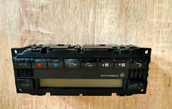 Volkswagen PASSAT B5.5 Climate control unit 3B1907044D