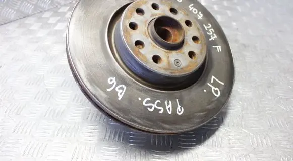 Volkswagen PASSAT B7 Front wheel hub spindle knuckle 3C0407257F