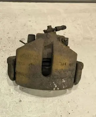 Volkswagen PASSAT B6 Front brake caliper J34514