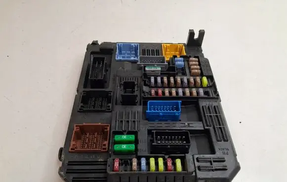 Peugeot Partner III Central body control module 9855665080